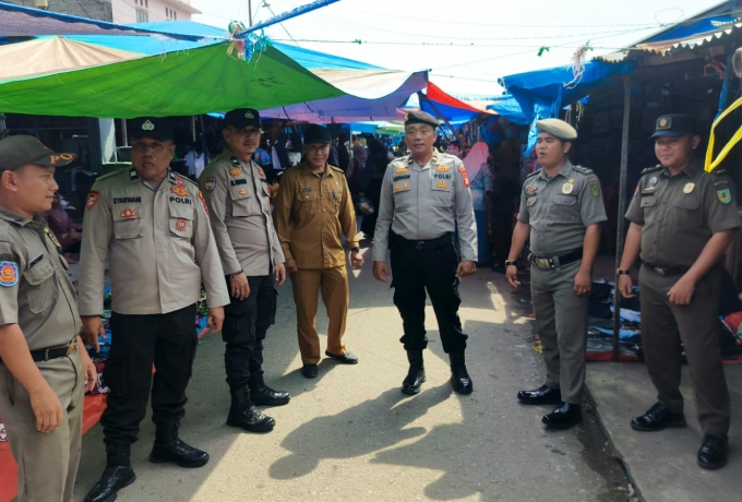 Polsek Tempuling Gelar KRYD Bersama Forkopincam, Sasar Premanisme di Pasar Sungai Salak