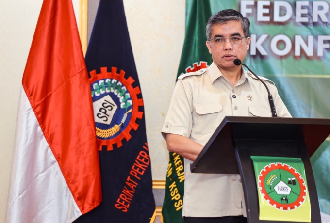 Menaker: Hubungan Industrial Harus Naik Kelas agar Pekerja Tak Tertinggal oleh AI