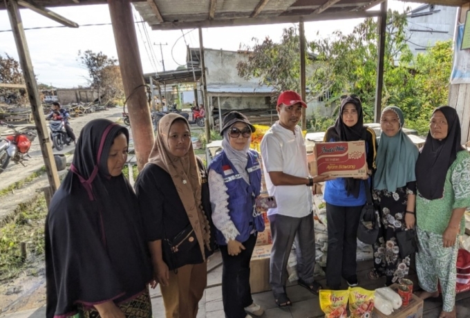 Pemkab Inhil Salurkan Bantuan Logistik bagi Korban Kebakaran