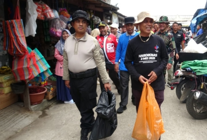 Elemen Kabupaten Inhil Gotong Royong Bersama Dukung Gerakan Indonesia Asri