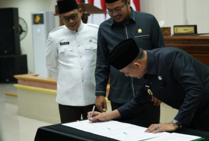 Bupati Inhil Hadiri Paripurna DPRD, APBD Inhil 2026 Resmi Disahkan