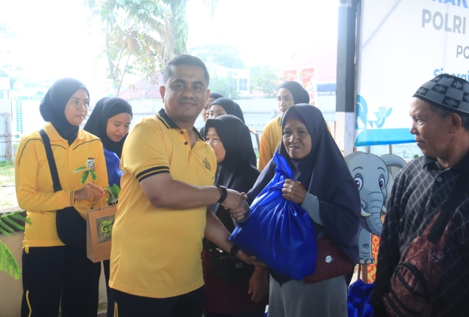 Polres Indragiri Hilir Gelar Pekan Olahraga Polri dan Salurkan 200 Paket Bansos Sambut Hari Bhayangkara ke-80