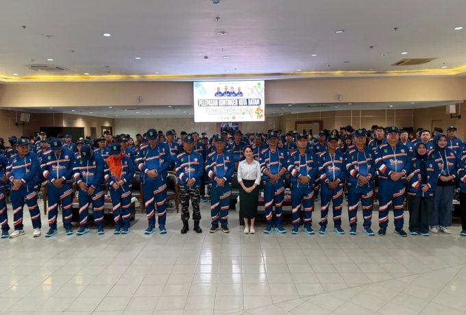 Lepas Kontingen POPDA, Li Claudia Ajak Atlet Batam Tampil Sportif dan Berprestasi