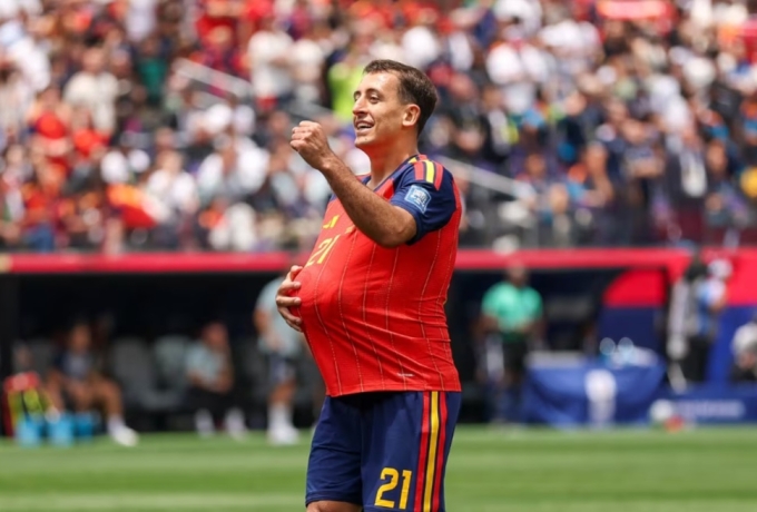 Luis de la Fuente Puji Penampilan Nyaris Sempurna Spanyol