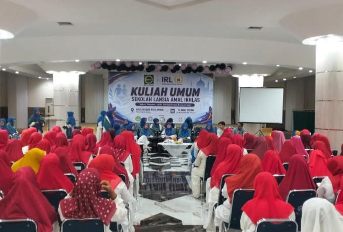 Septina Primawati Resmi Buka Kuliah Perdana Sekolah Lansia Amal Ikhlas BKMT Riau
