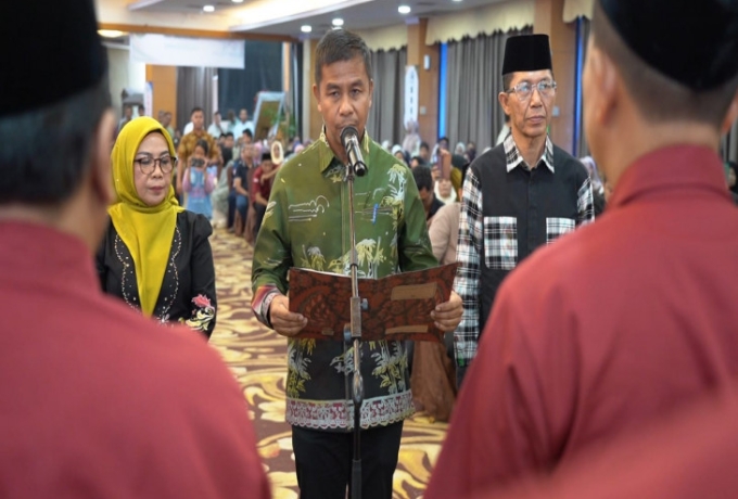 Bupati dan Wakil Bupati Kampar Lantik Pengurus KBKK Kota Batam Periode 2026-2031