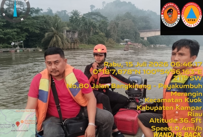 Standing di Jembatan Rantau Berangin Berujung Petaka, Pengendara Honda Beat Terjun ke Sungai Kampar