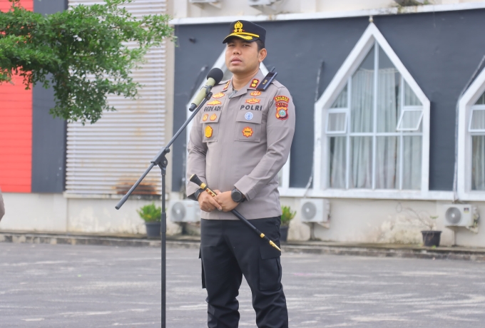 Kapolres Kepulauan Meranti AKBP Gede Adi Pimpin Apel Perdana Bersama Seluruh Personel