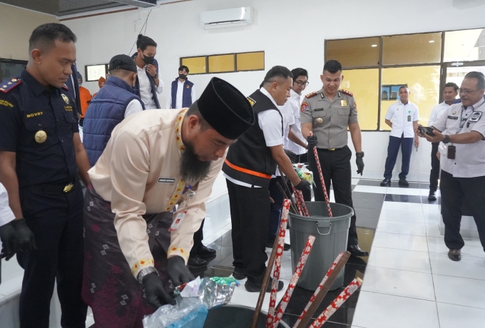 Polres Bengkalis Musnahkan 8,2 Kg Sabu dan 5.005 Butir Ekstasi, Tiga Kurir Ditangkap