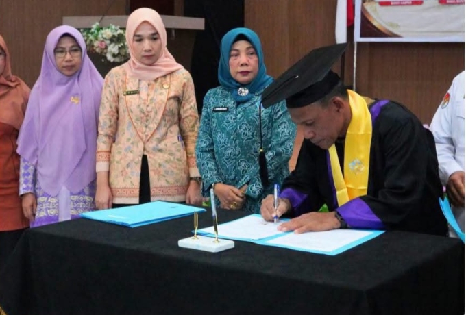 DPPKBP3A Kampar Perkuat Ketahanan Keluarga, Edi Efrizal Teken PKS Ekspansi Sekolah Lansia Terpadu