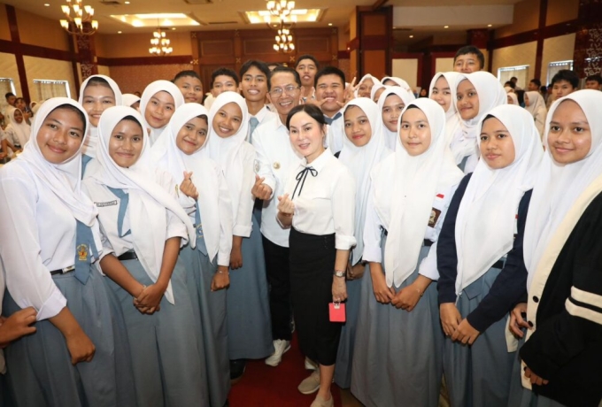 Program Prioritas Amsakar-Li Claudia Wujudkan Mimpi Anak Pulau Menuju Kampus Terbaik