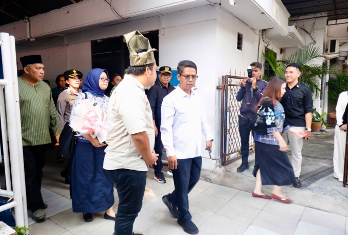 Bupati dan Wakil Bupati Karimun Sambut Hangat Kedatangan Kajari Karimun yang Baru di Pelabuhan Domestik.