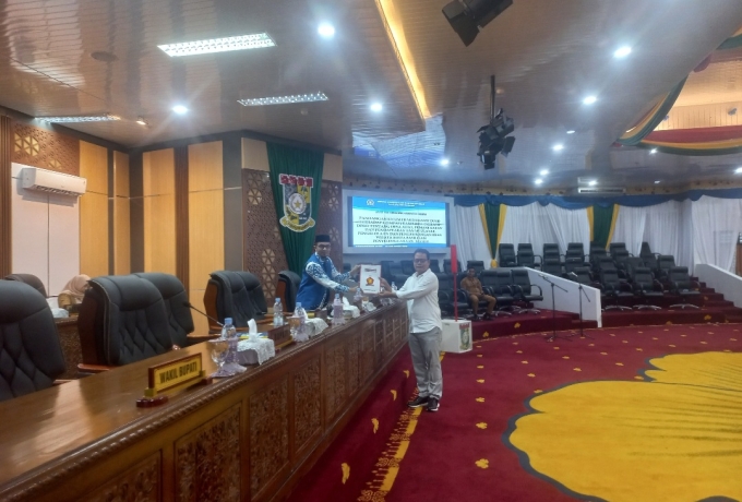 Fraksi Gerindra Kampar Terima Empat Ranperda Inisiatif DPRD untuk Dilanjutkan ke Tahap Pembahasan
