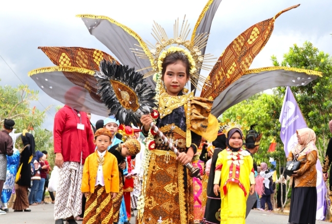 Festival Pawai Budaya Bintan 2026 : Sekda Ronny Ajak Warga Jaga Budaya dan Kuatkan UMKM