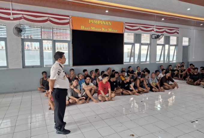 Jaga Marwah Pemasyarakatan, Kalapas Tembilahan Wahyu Prasetyo Pimpin Razia Blok Mahoni